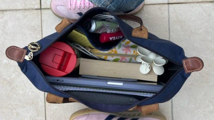 5 Things Every Glasses Wearer Should Keep in Their Bag!