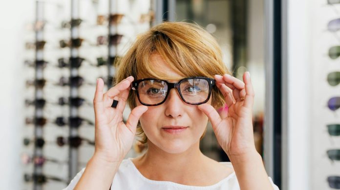 How AI Is Personalizing Your Eyeglasses Shopping Experience in 2025 How AI Is Personalizing Your Eyeglasses Shopping Experience in 2025