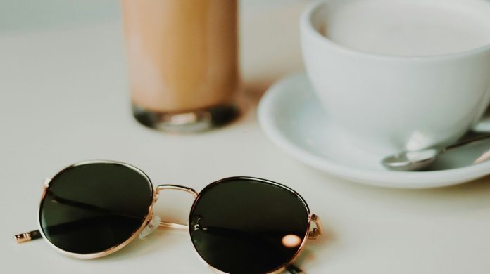 Forgot Your Glasses? 10 Emergency Hacks Using Stuff in Your Car