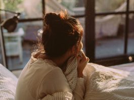 Why Your Eyes Are Dry Every Morning