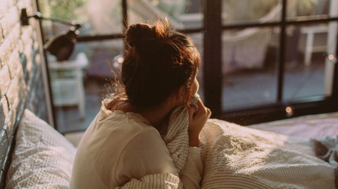 Why Your Eyes Are Dry Every Morning