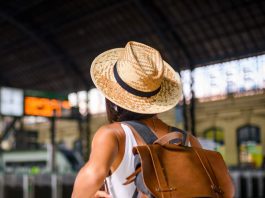 What Frequent Travelers Know About Eyewear That Casual Wearers Don't