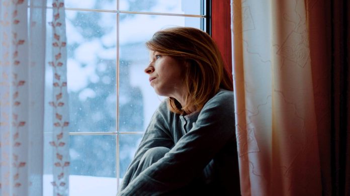 What Staring Out a Window Does to Your Eyes That Screens Can't
