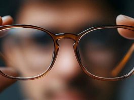 Electrochromic Lenses: The Technology Quietly Replacing Photochromic Electrochromic Lenses The Technology Quietly Replacing Photochromic