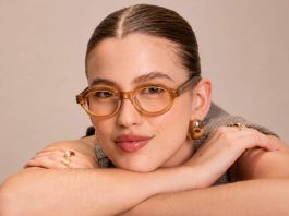 Why We Trust People Who Wear Glasses More