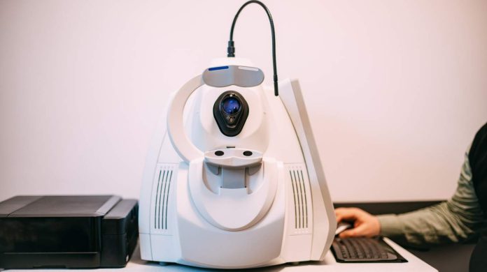 7 Things to Expect During an OCT Eye Scan